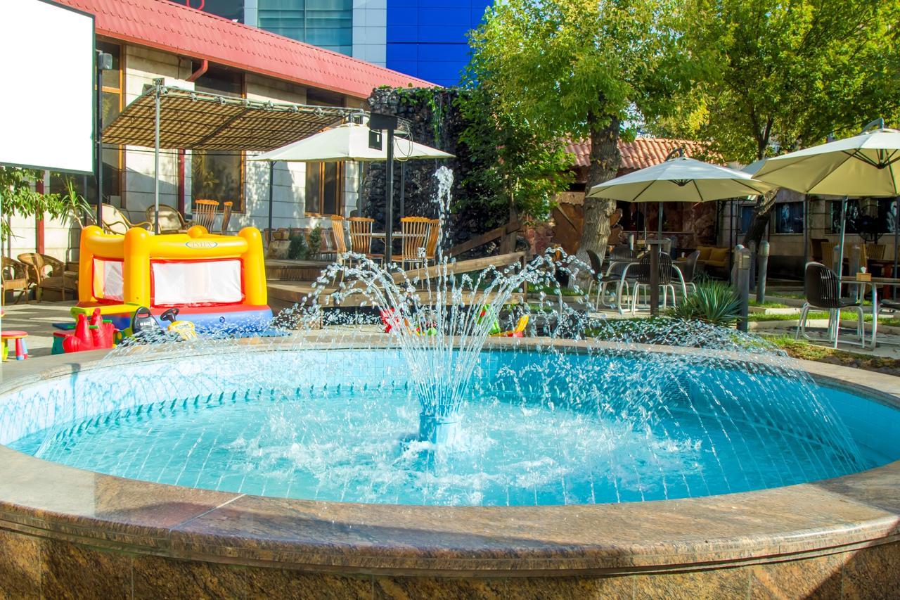 Aratta Hotel Аргаванд Экстерьер фото